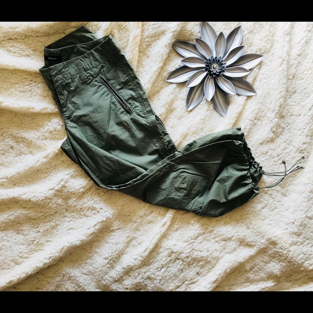 Express Cargo Capri Pants Olive Green